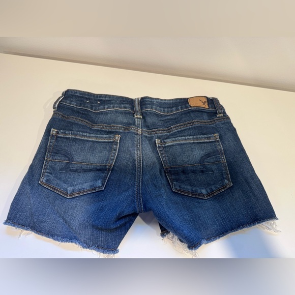 Ladies American Eagle Denim Super Stretch Shorts - Picture 3 of 4